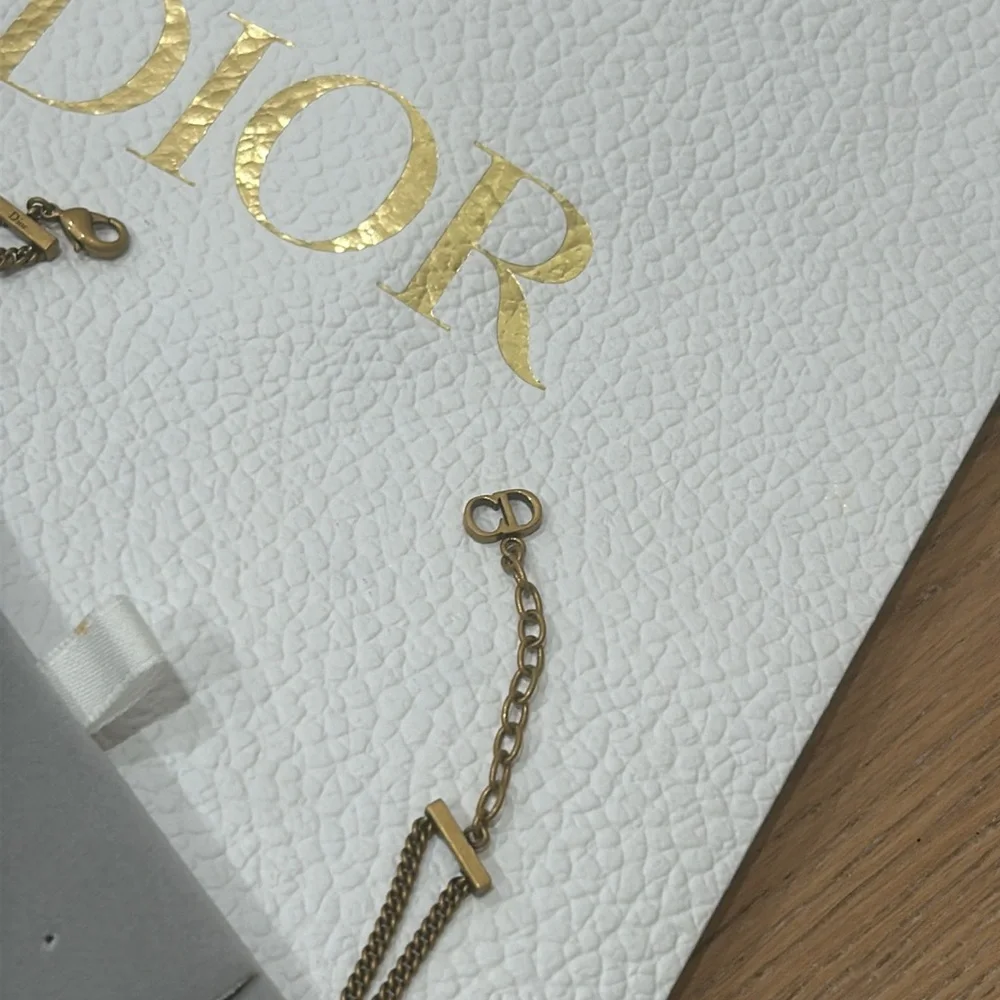 COPY - Christian Dior Chocker - Picture 7 of 9